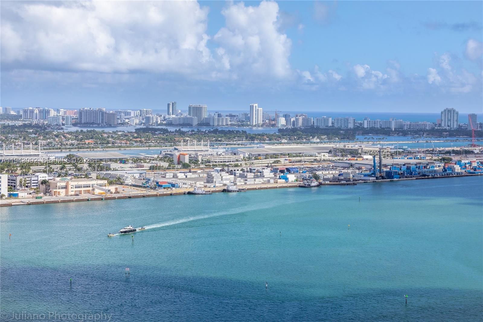 CARBONELL CONDO - Residential