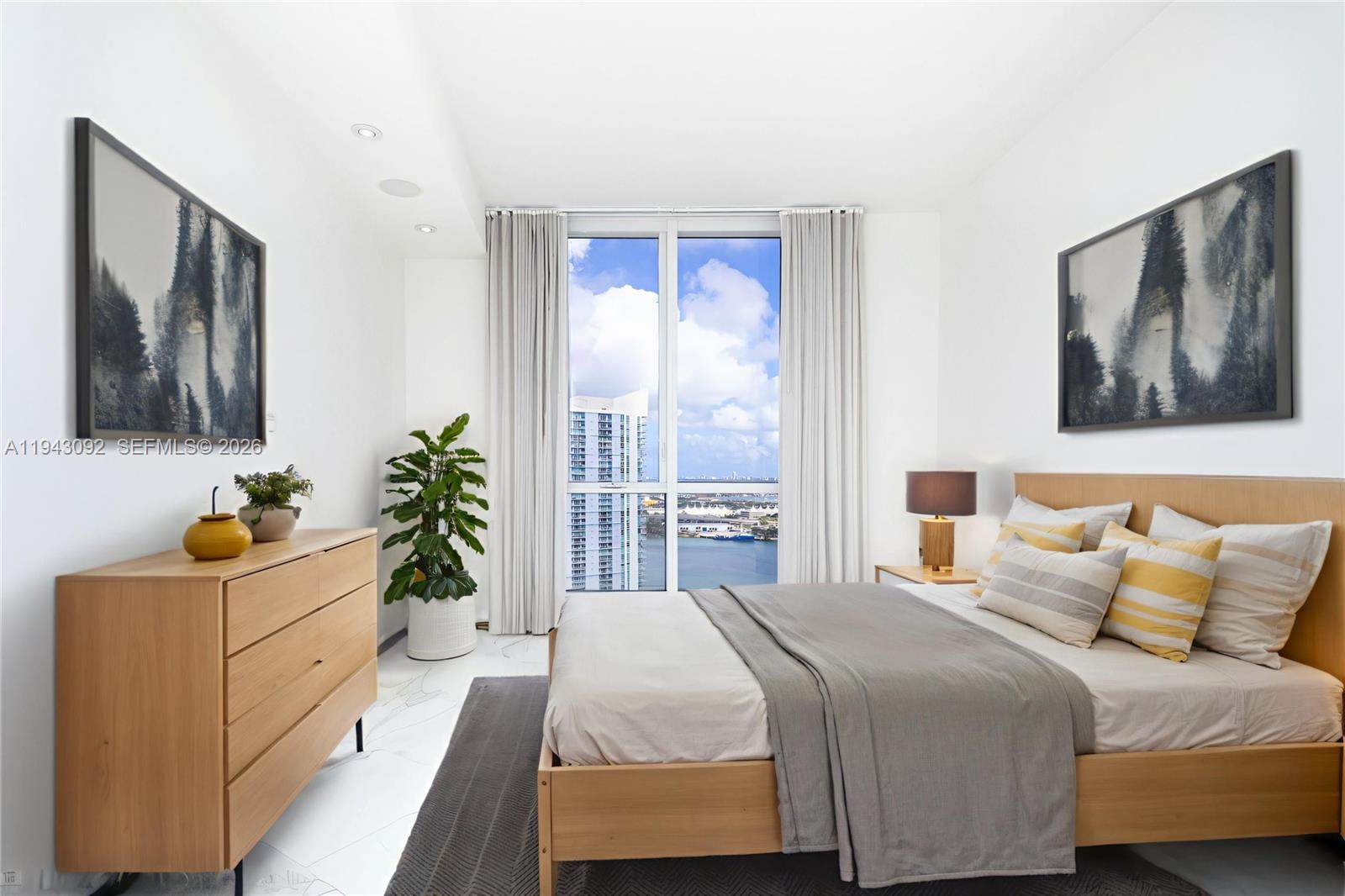 CARBONELL CONDO - Residential