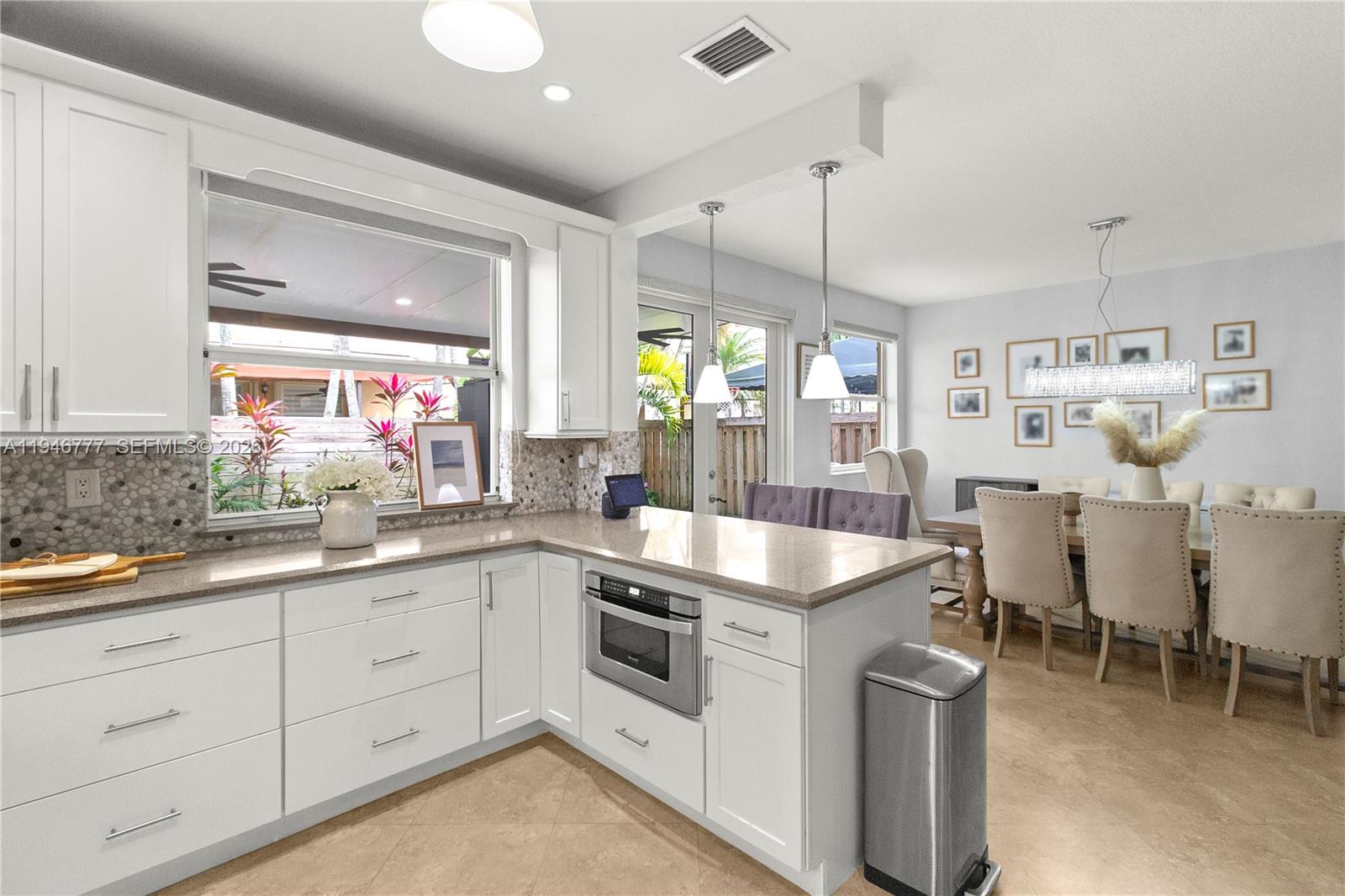 A B AT TAMIAMI TRAIL PHAS - Residential