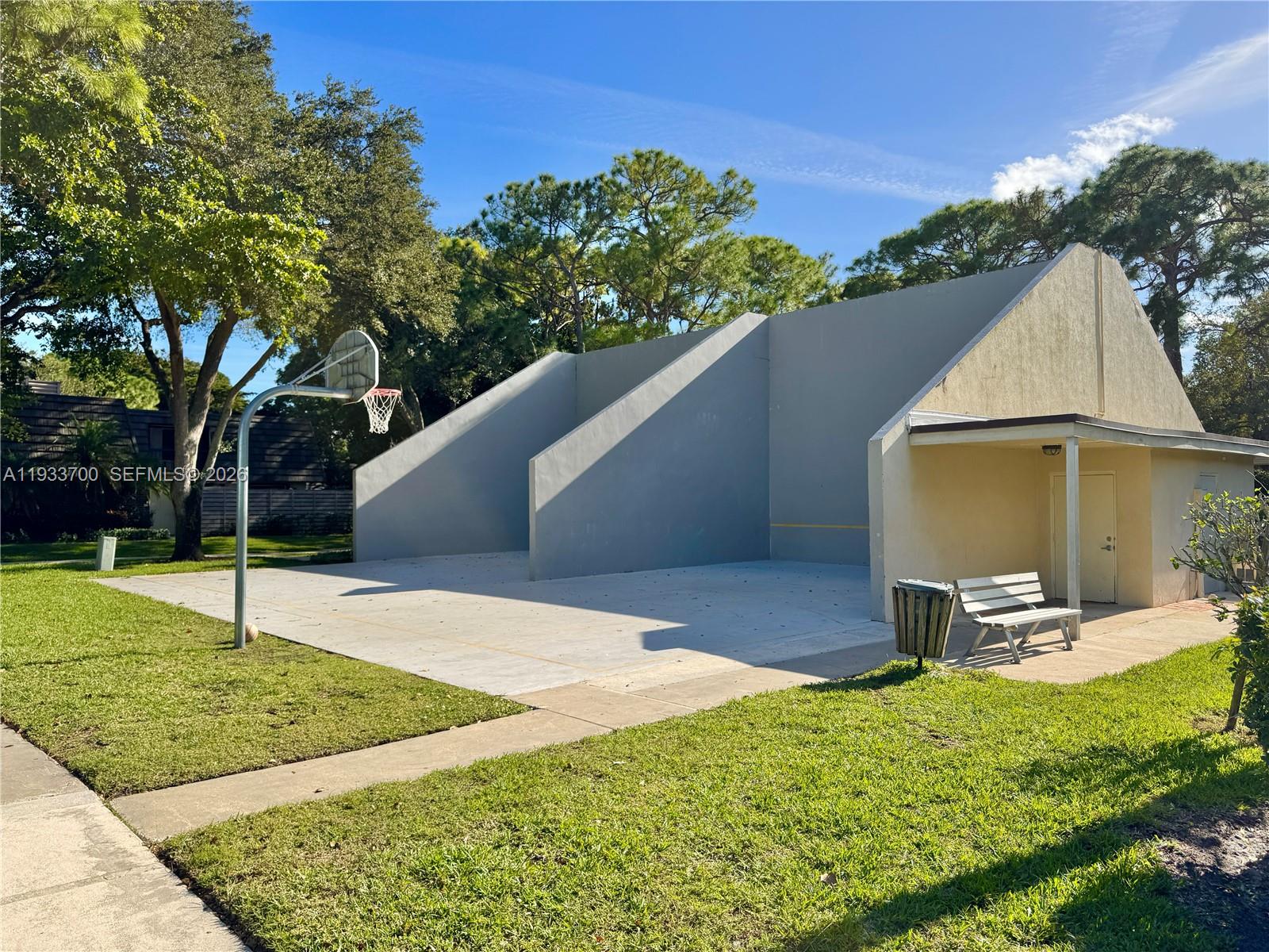 GLENWOOD TWNHS - Residential