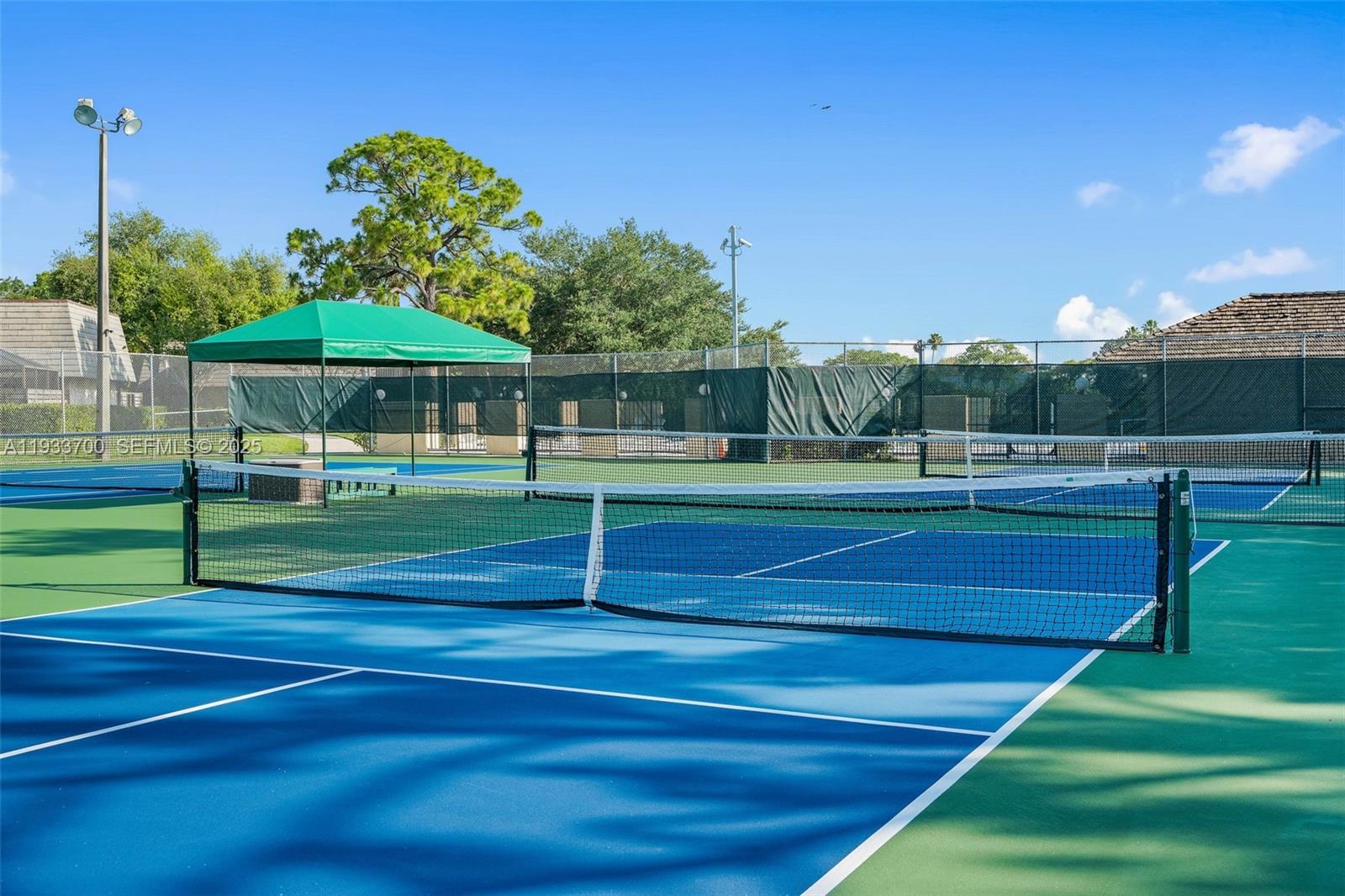 GLENWOOD TWNHS - Residential