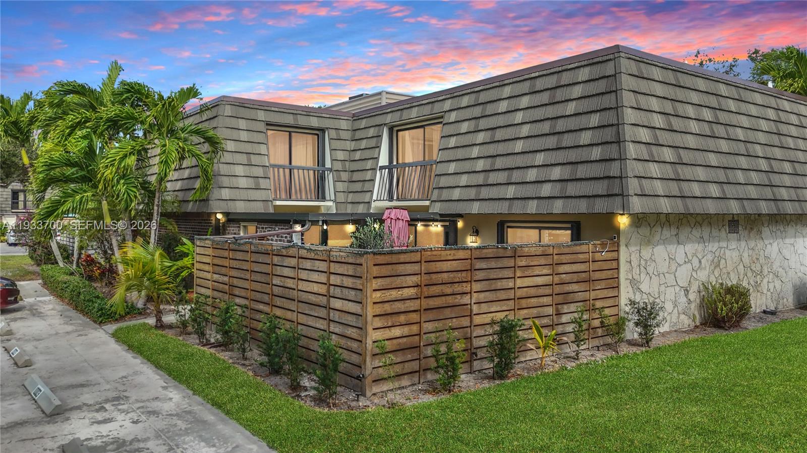 GLENWOOD TWNHS - Residential