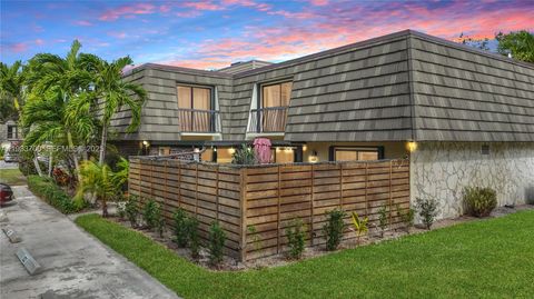 1003 10th Ter Palm Beach Gardens FL 33418