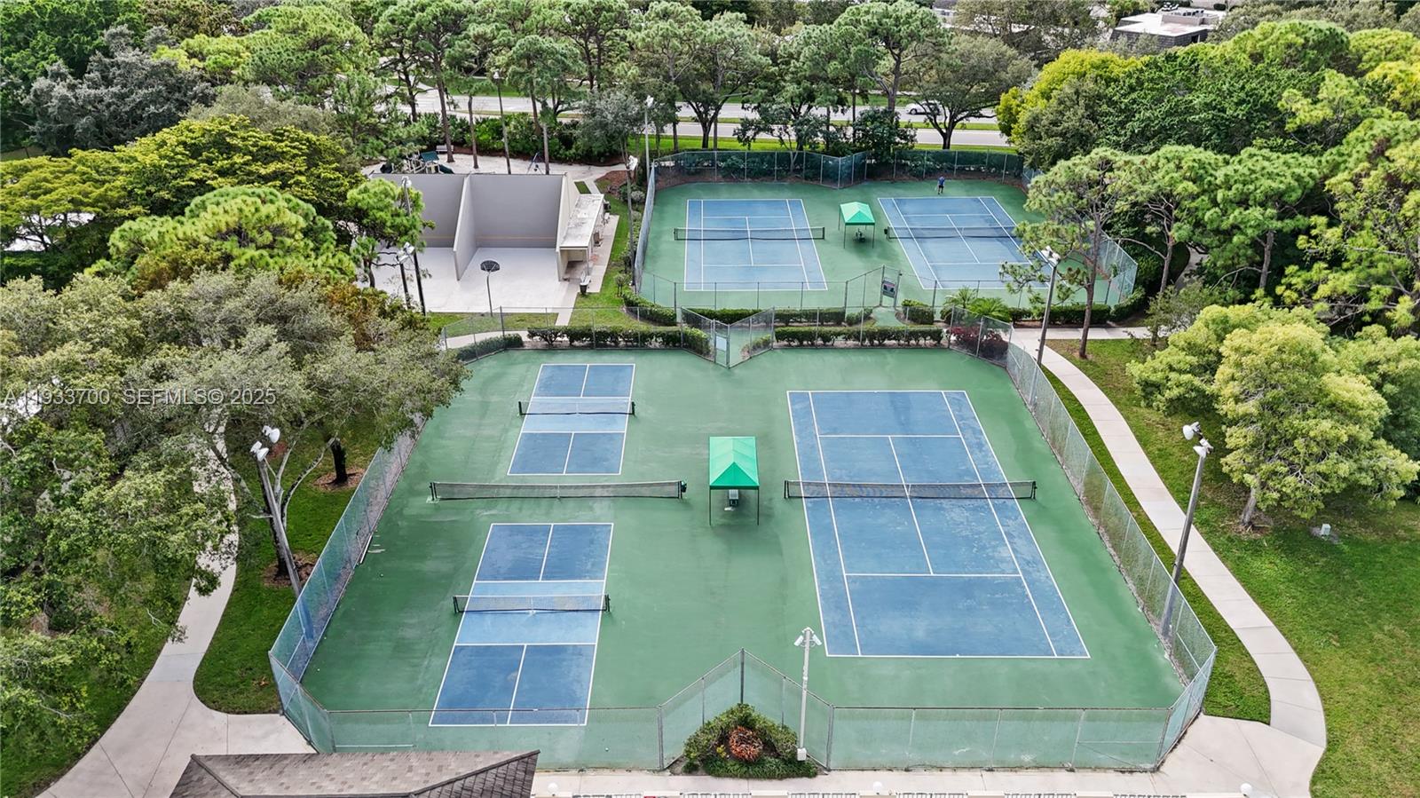 GLENWOOD TWNHS - Residential