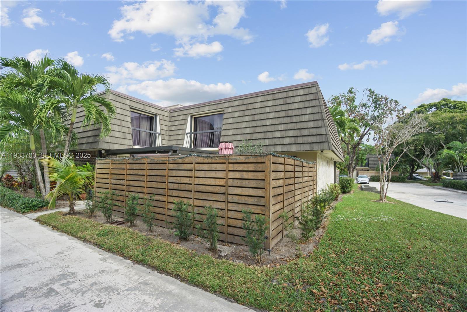 GLENWOOD TWNHS - Residential