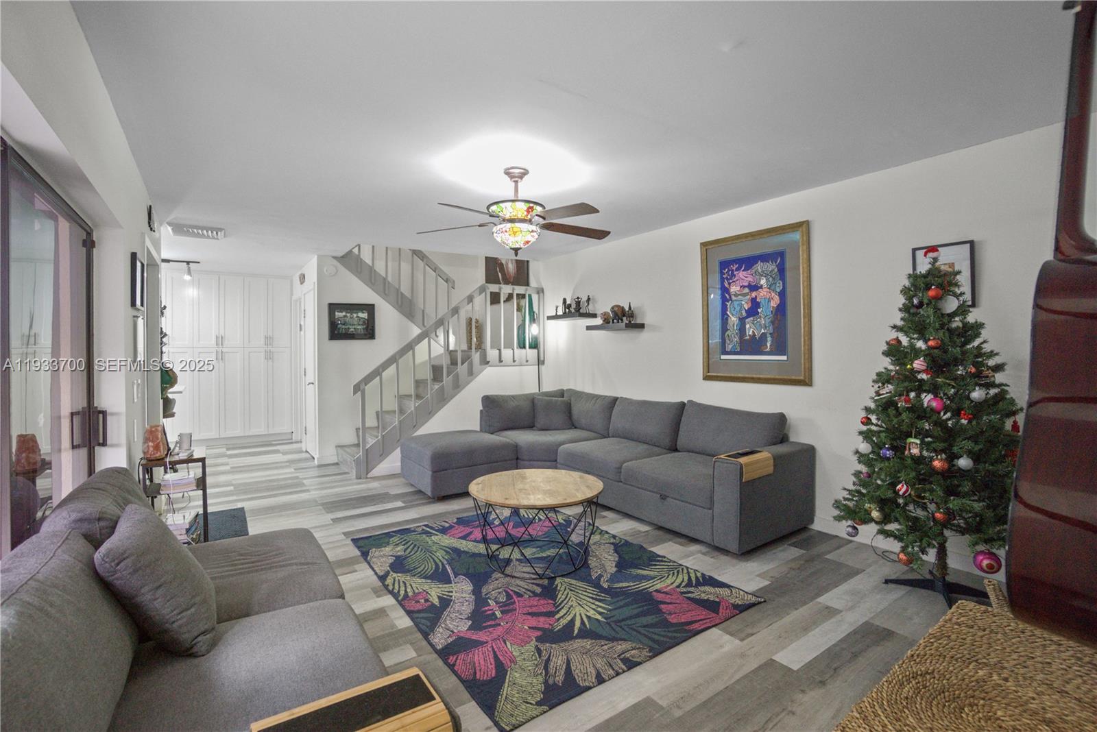 GLENWOOD TWNHS - Residential