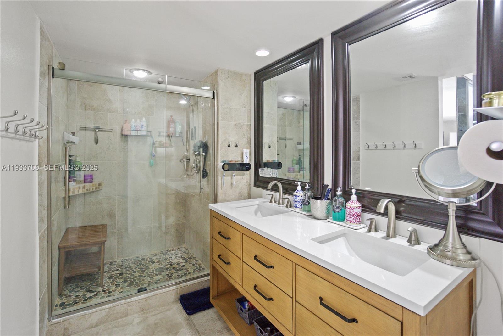 GLENWOOD TWNHS - Residential