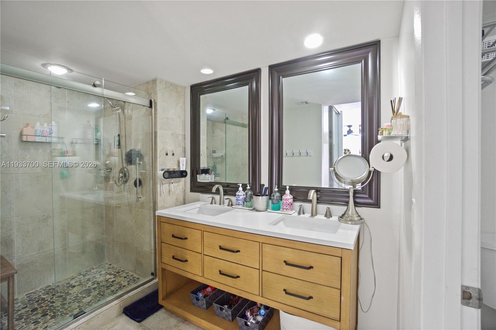 GLENWOOD TWNHS - Residential