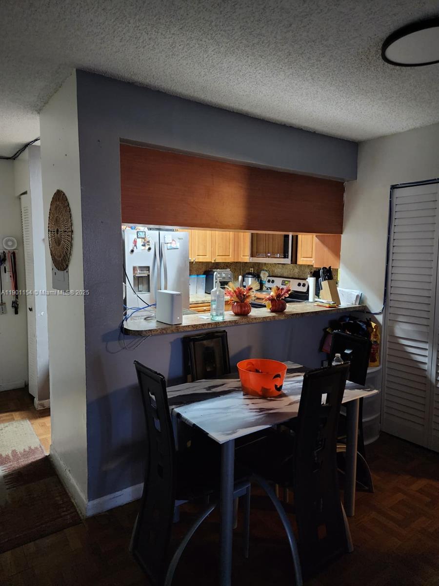 NEW PARK TOWERS CONDO - Residential Lease