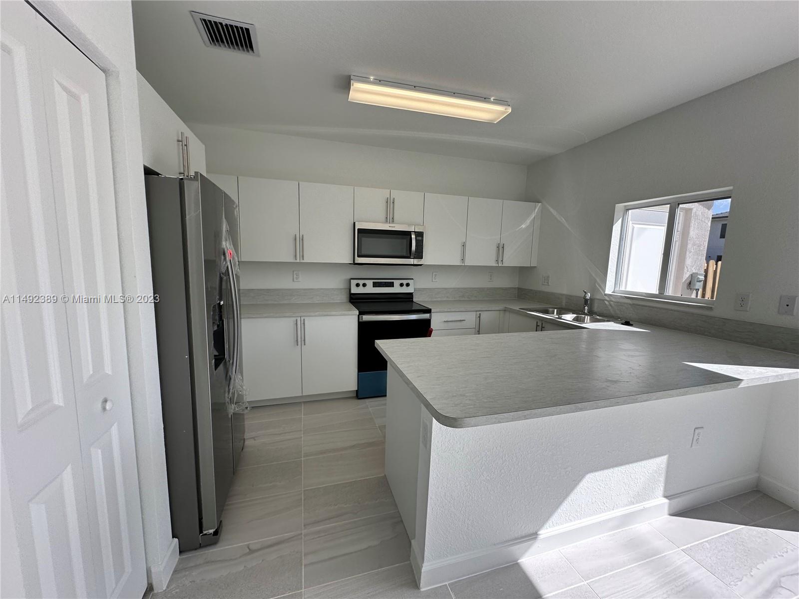 FOREST PARK VILLAS - Residential Lease