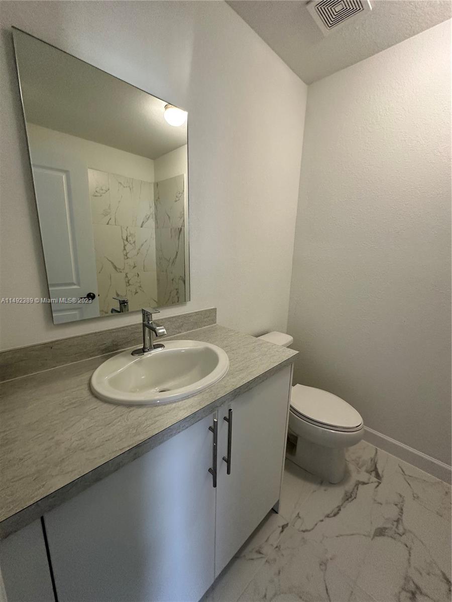 FOREST PARK VILLAS - Residential Lease