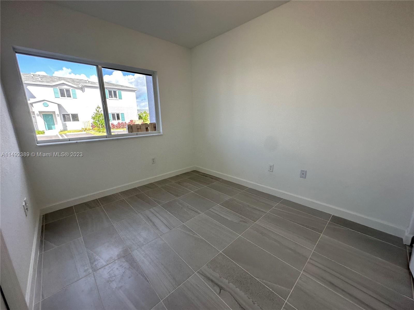 FOREST PARK VILLAS - Residential Lease