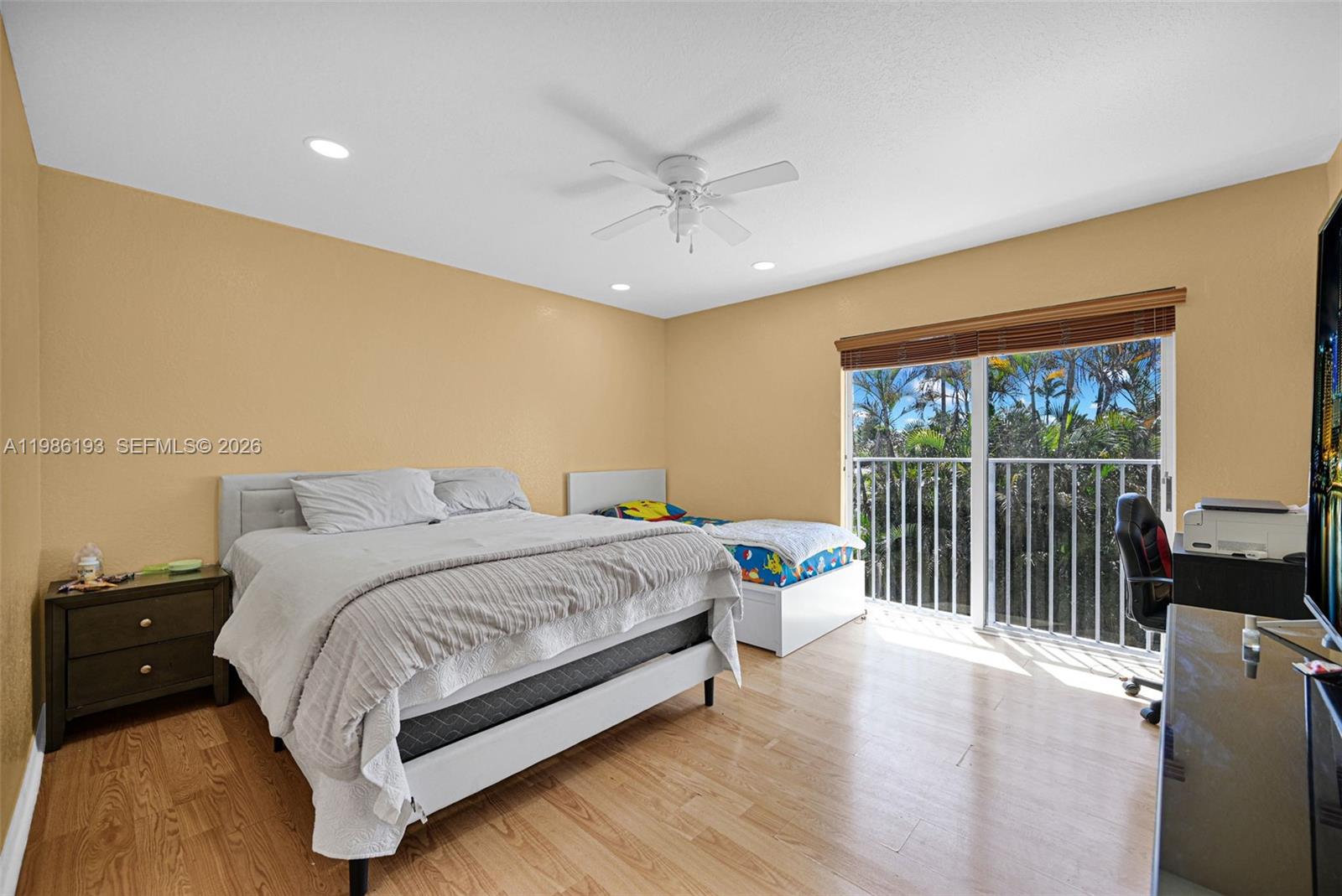 DORAL GRAND CONDO - Residential