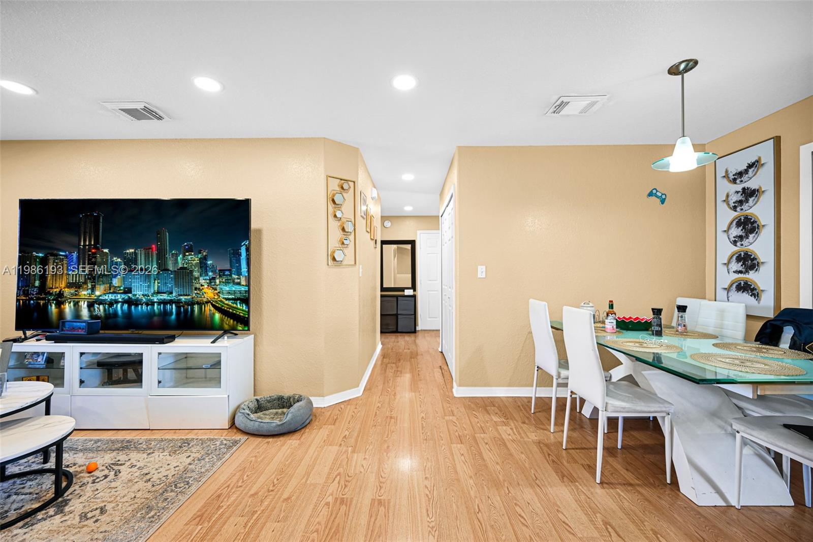 DORAL GRAND CONDO - Residential