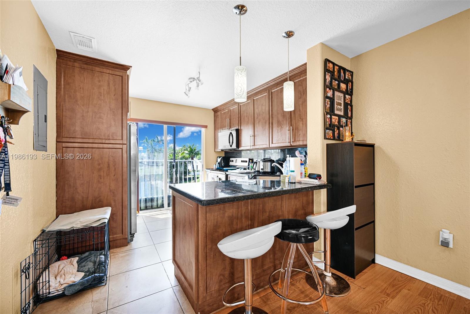 DORAL GRAND CONDO - Residential