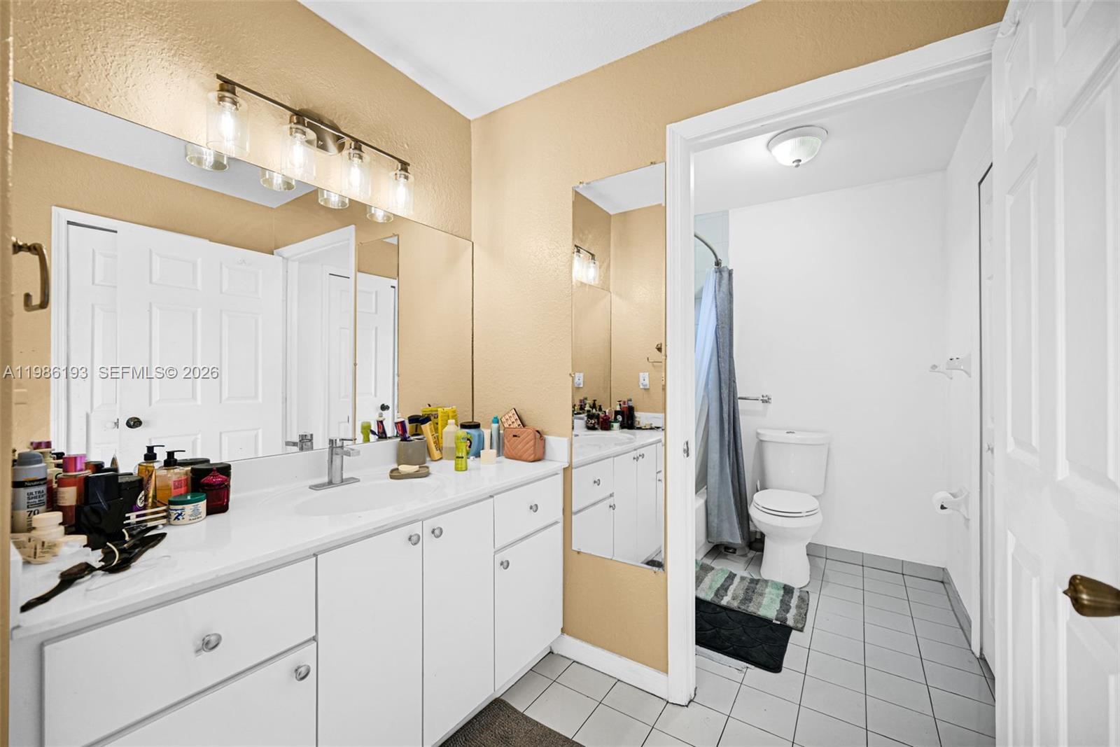 DORAL GRAND CONDO - Residential