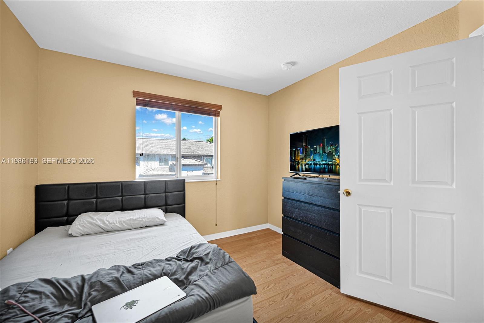 DORAL GRAND CONDO - Residential