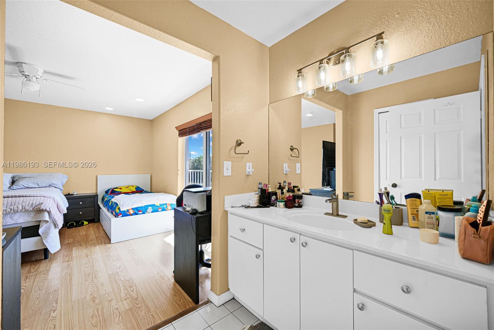 DORAL GRAND CONDO - Residential