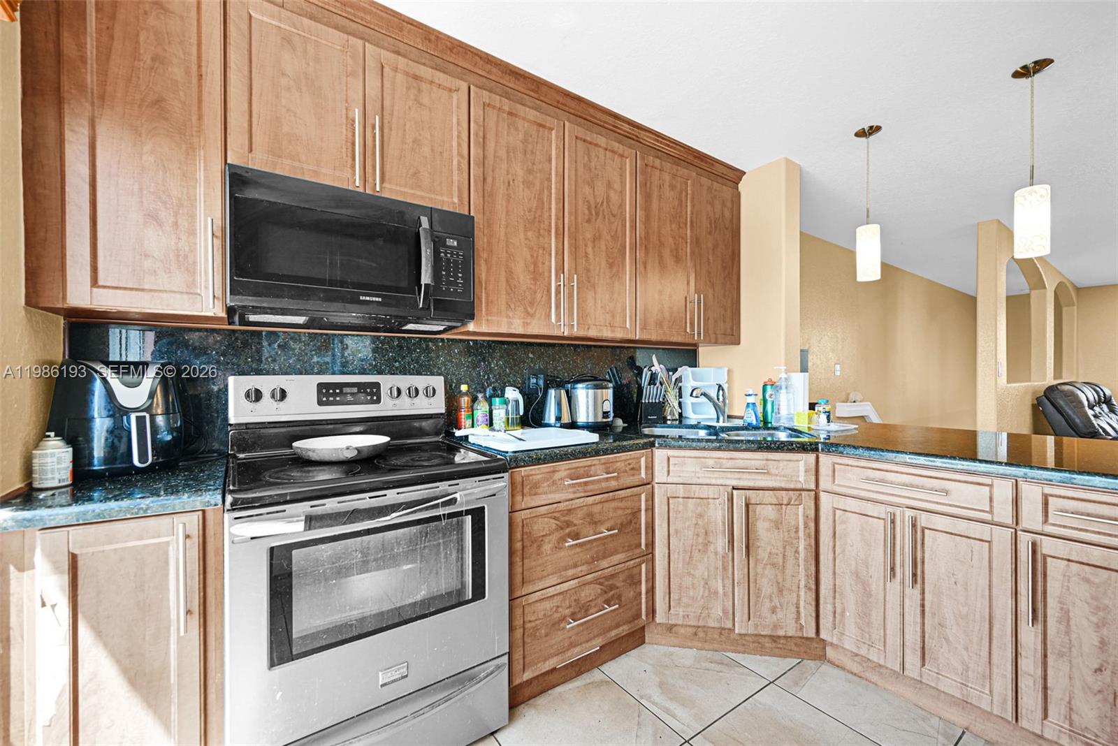 DORAL GRAND CONDO - Residential