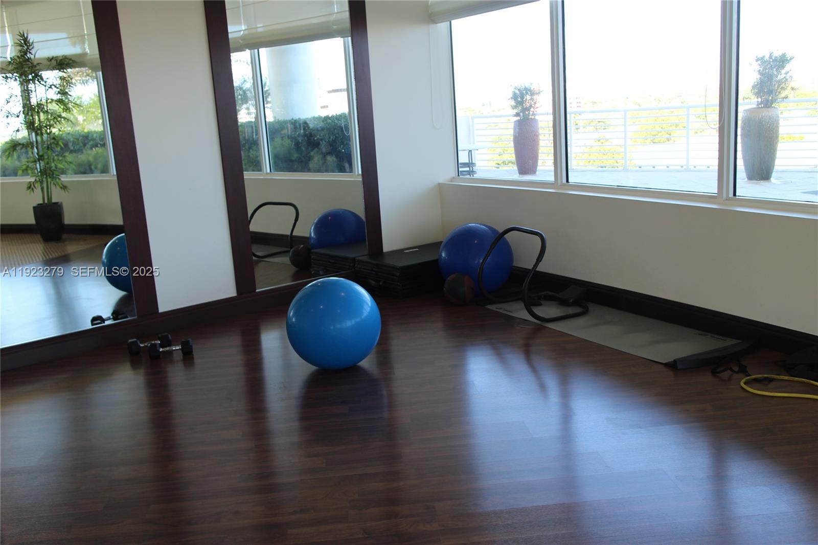 STRADA 315 CONDO - Residential