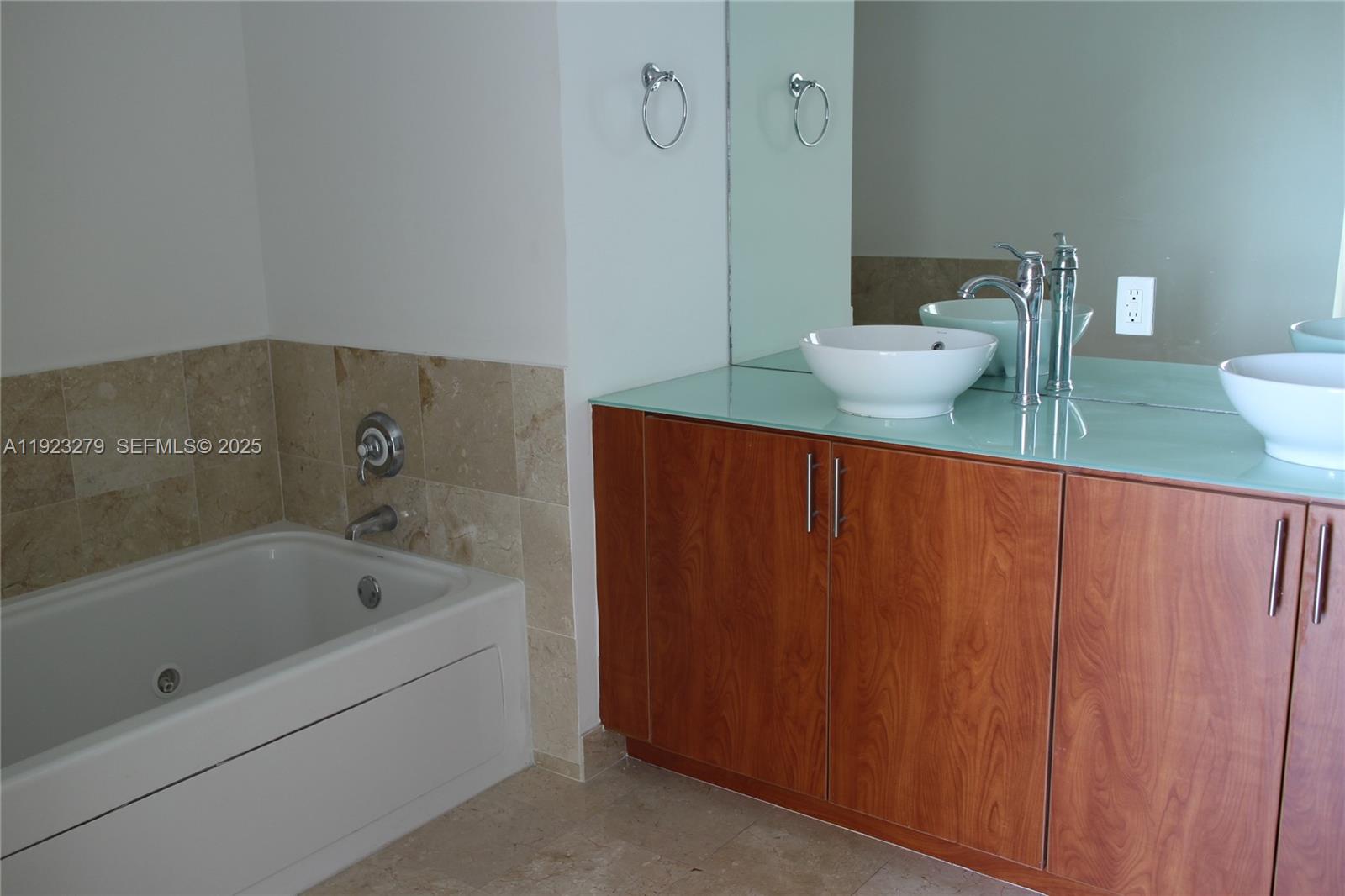 STRADA 315 CONDO - Residential