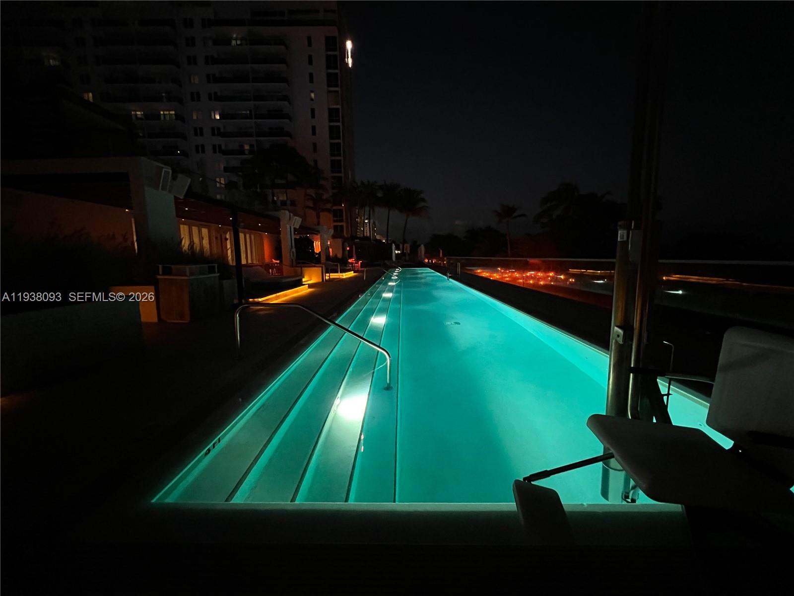 2301 Collins Ave PH22