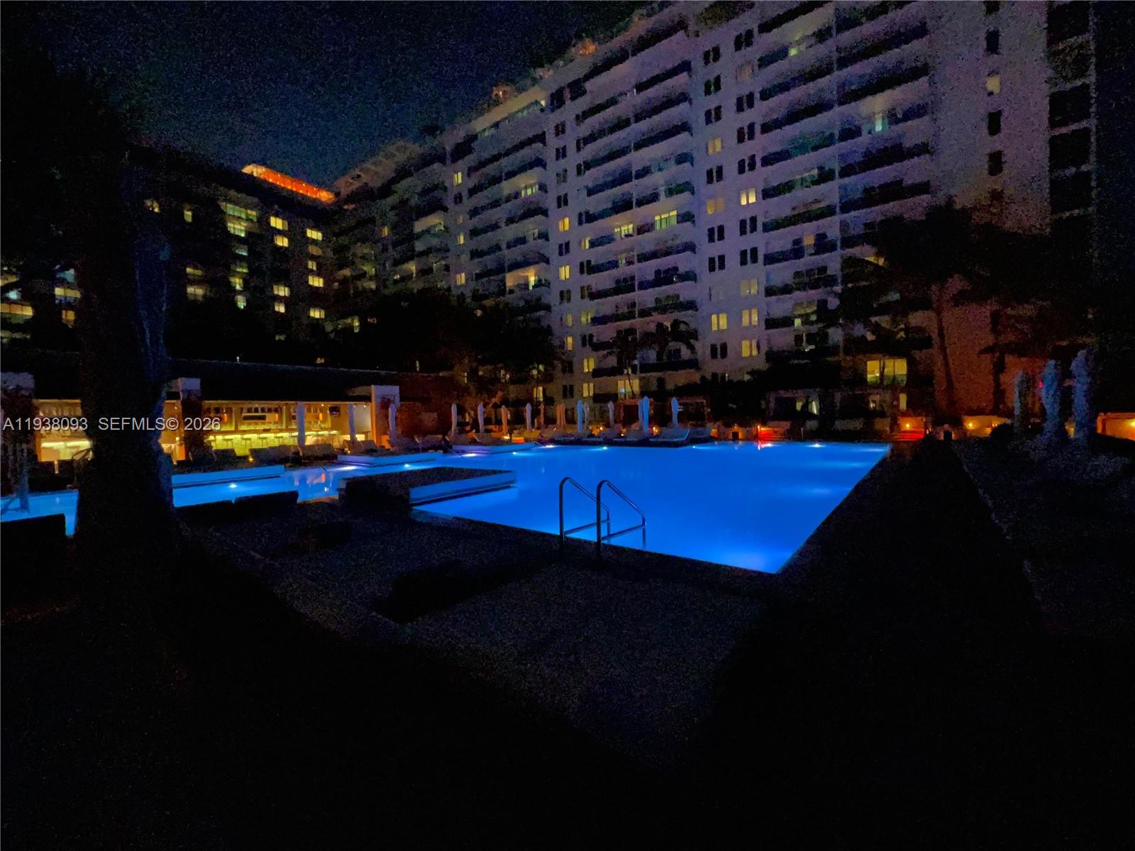 2301 Collins Ave PH22