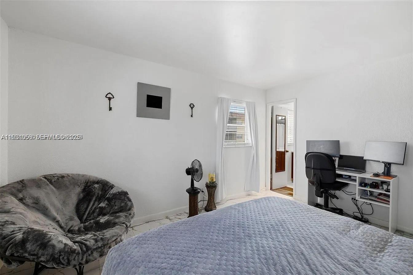 MAJESTIC GARDENS CONDOMIN - Residential Lease