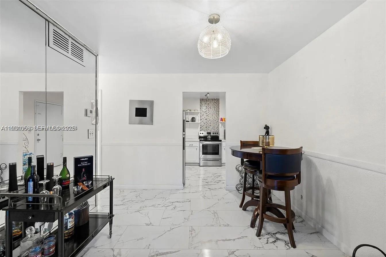 MAJESTIC GARDENS CONDOMIN - Residential Lease