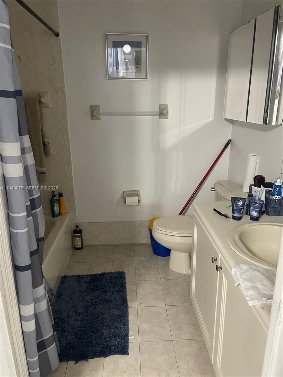 7090 NW 177th St 209-9