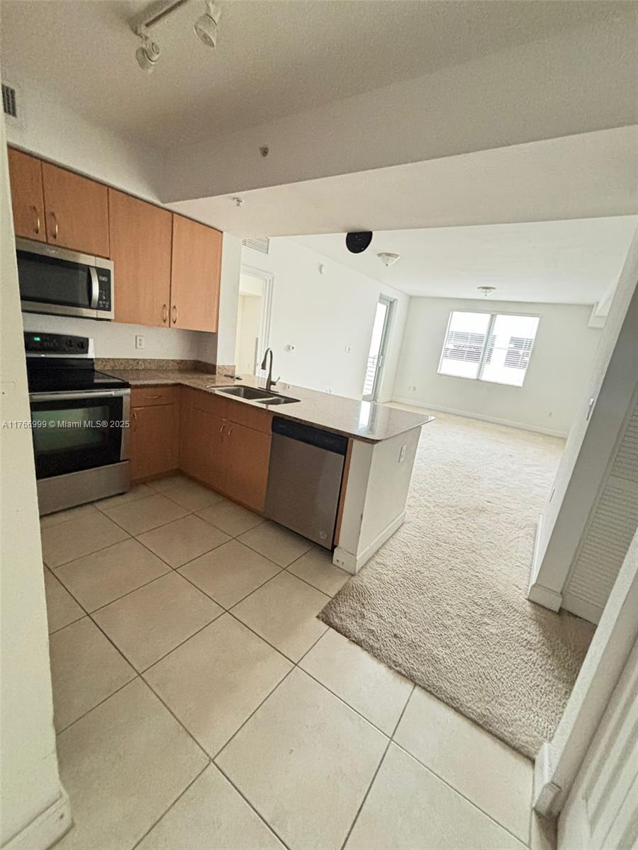 RADIUS CONDO - Residential