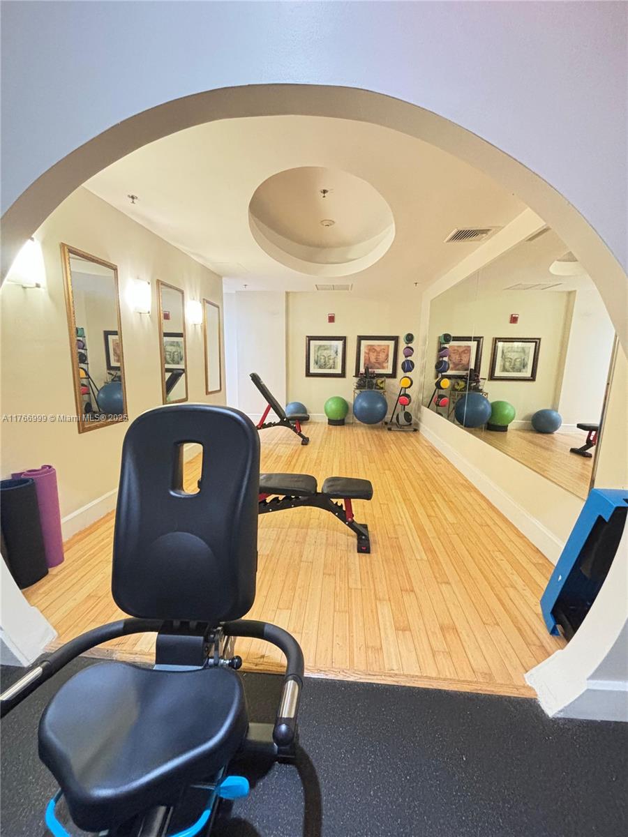 RADIUS CONDO - Residential