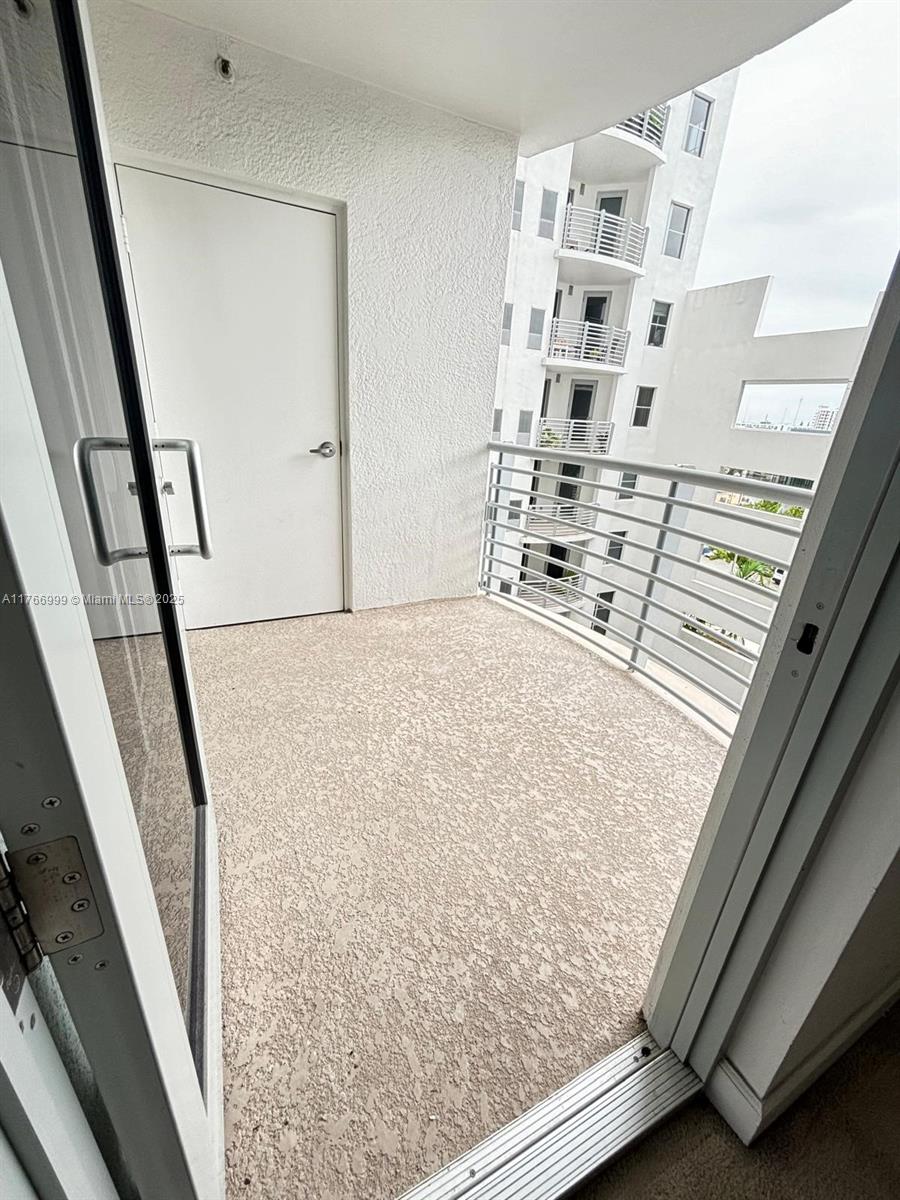 RADIUS CONDO - Residential