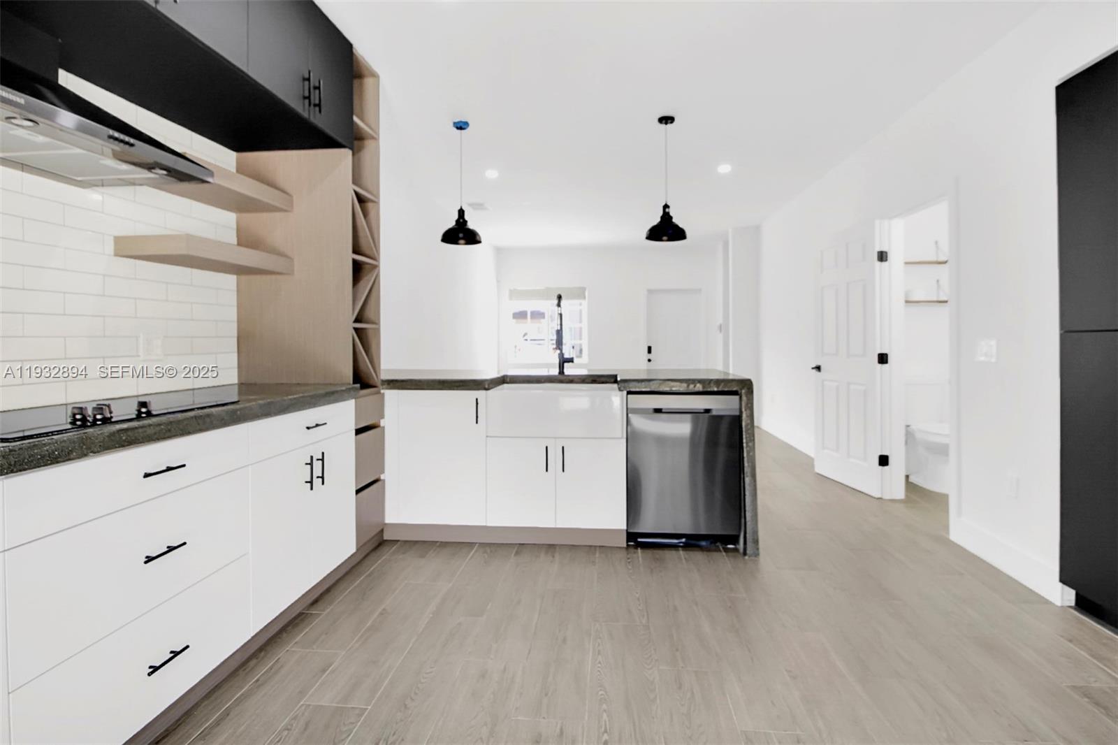 CAZADORES COVE - Residential Lease