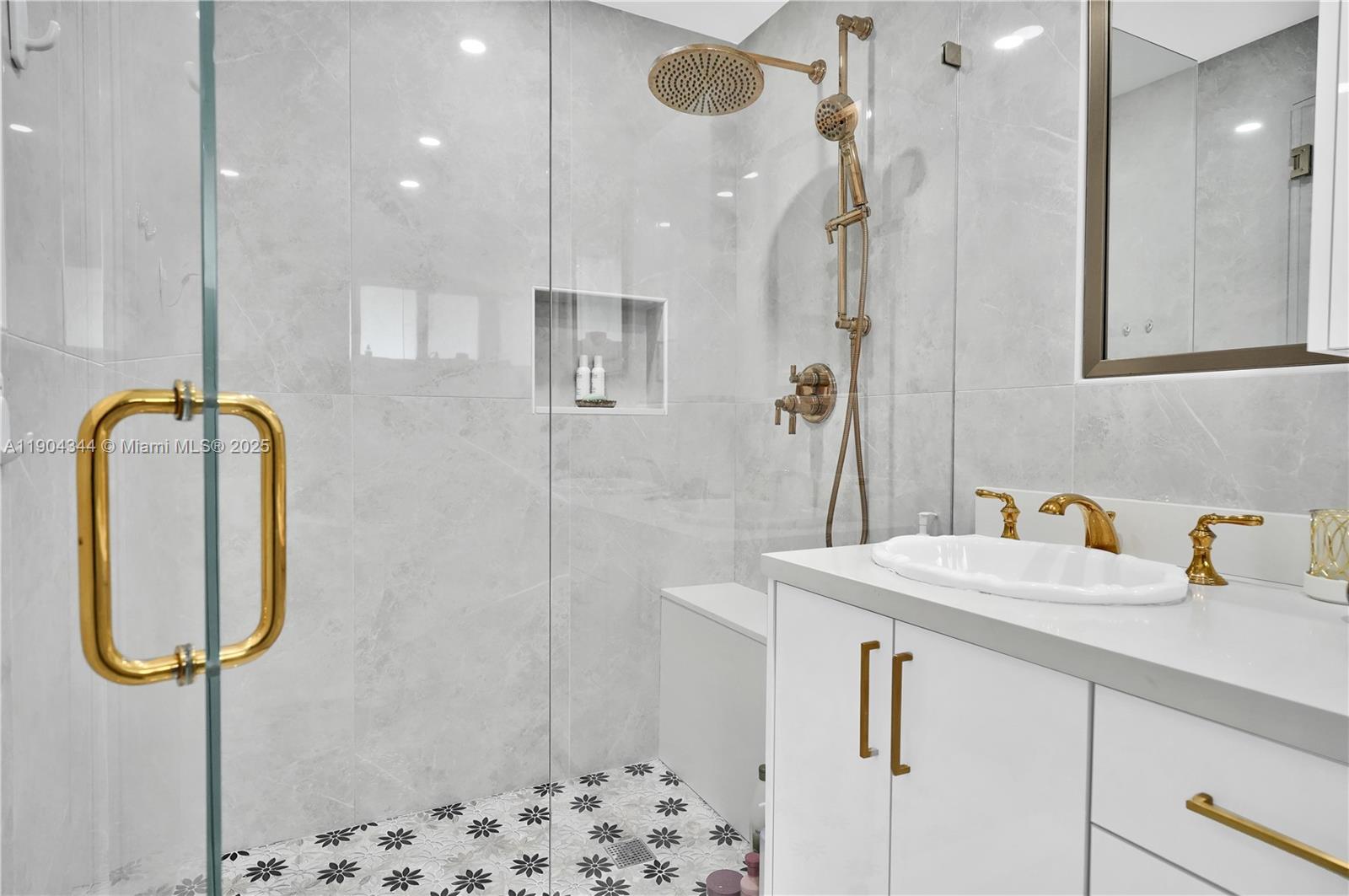 C GAB GRANADA SEC REV - Residential