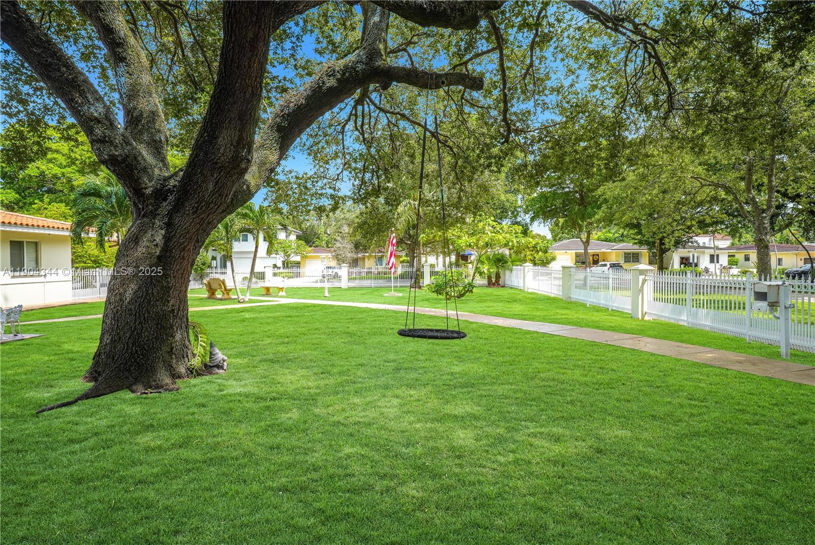 C GAB GRANADA SEC REV - Residential