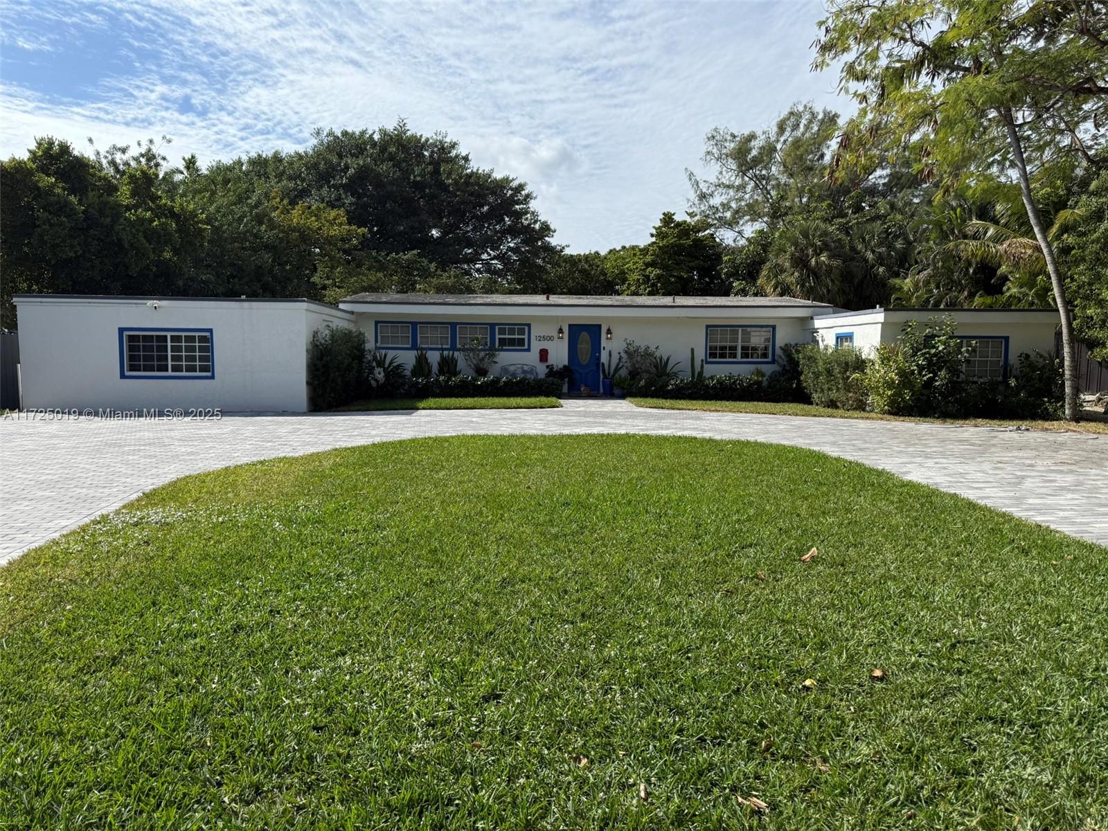 12500 Alamanda Dr