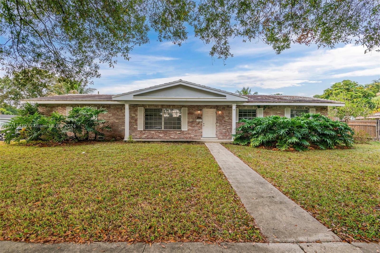 Property for Sale at 921 Nw 200th Ter, Miami Gardens, Broward County, Florida - Bedrooms: 3 
Bathrooms: 2  - $401,000