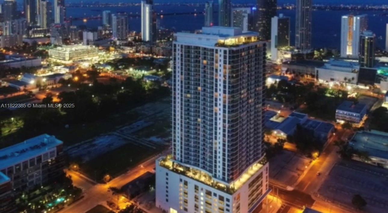 CANVAS CONDO - Residential Lease