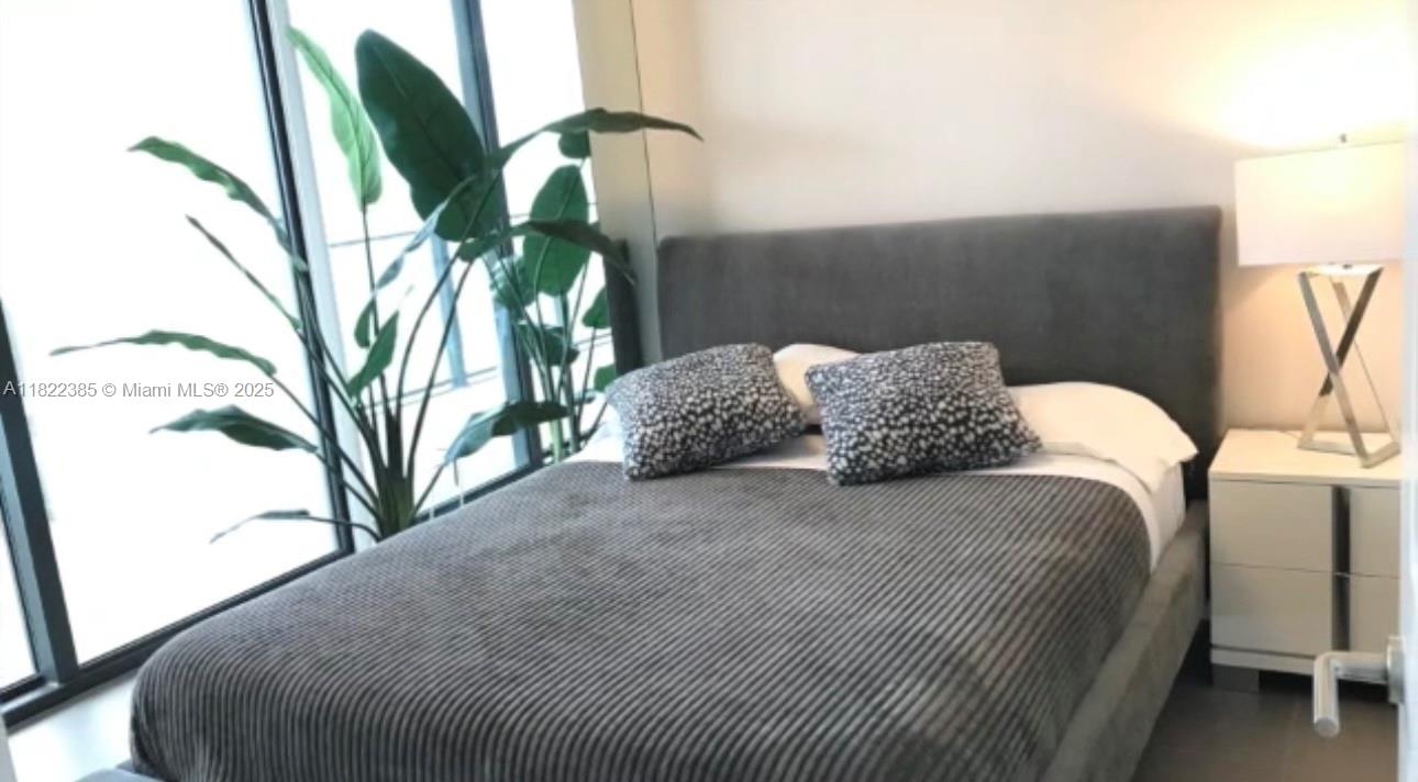 CANVAS CONDO - Residential Lease