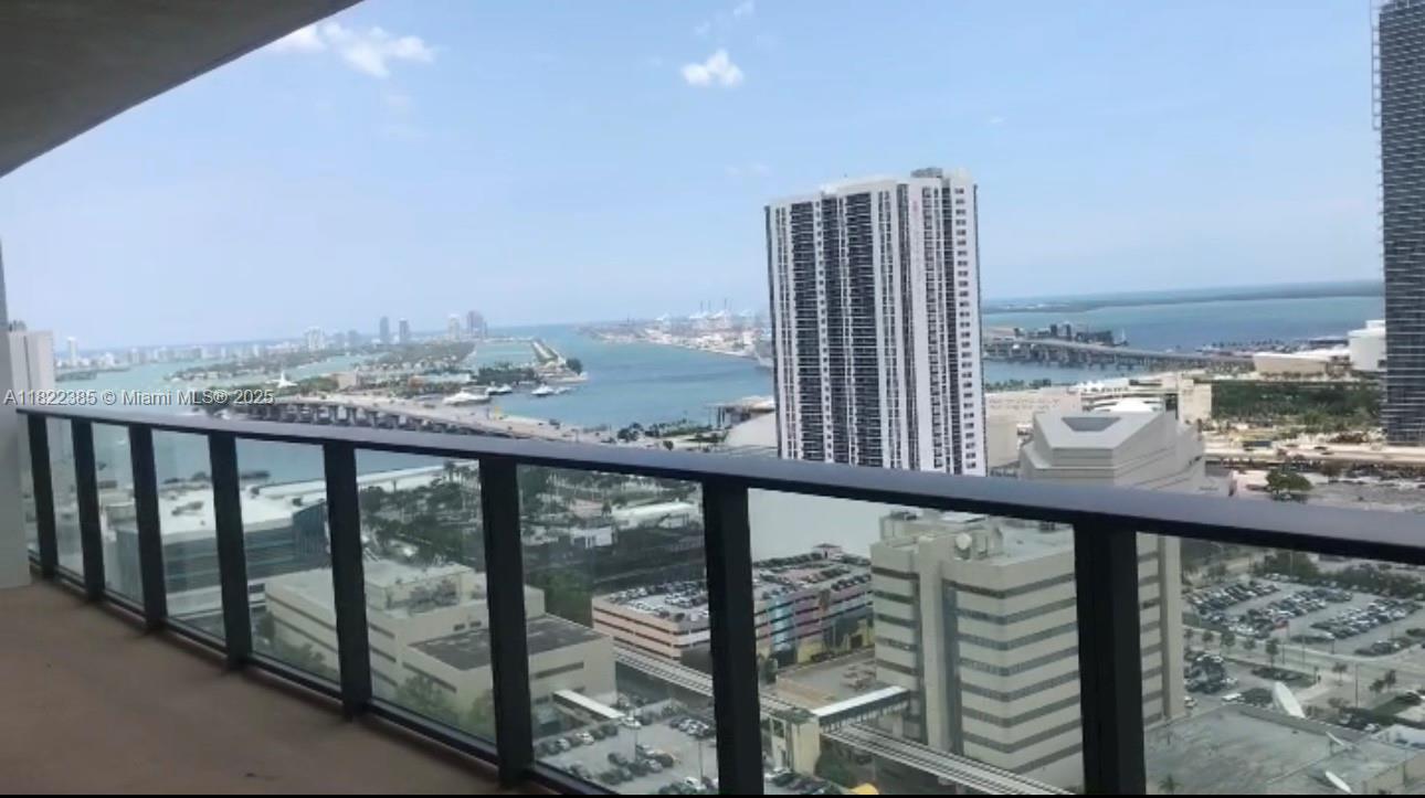 CANVAS CONDO - Residential Lease
