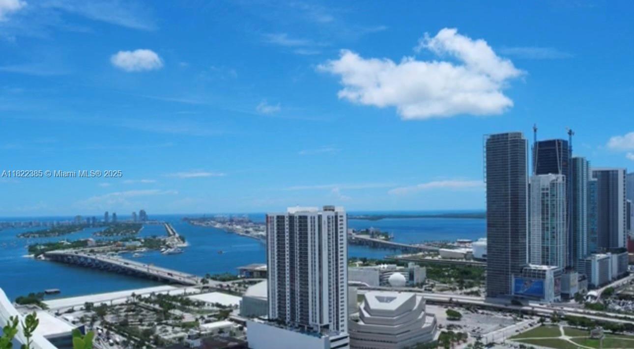 CANVAS CONDO - Residential Lease