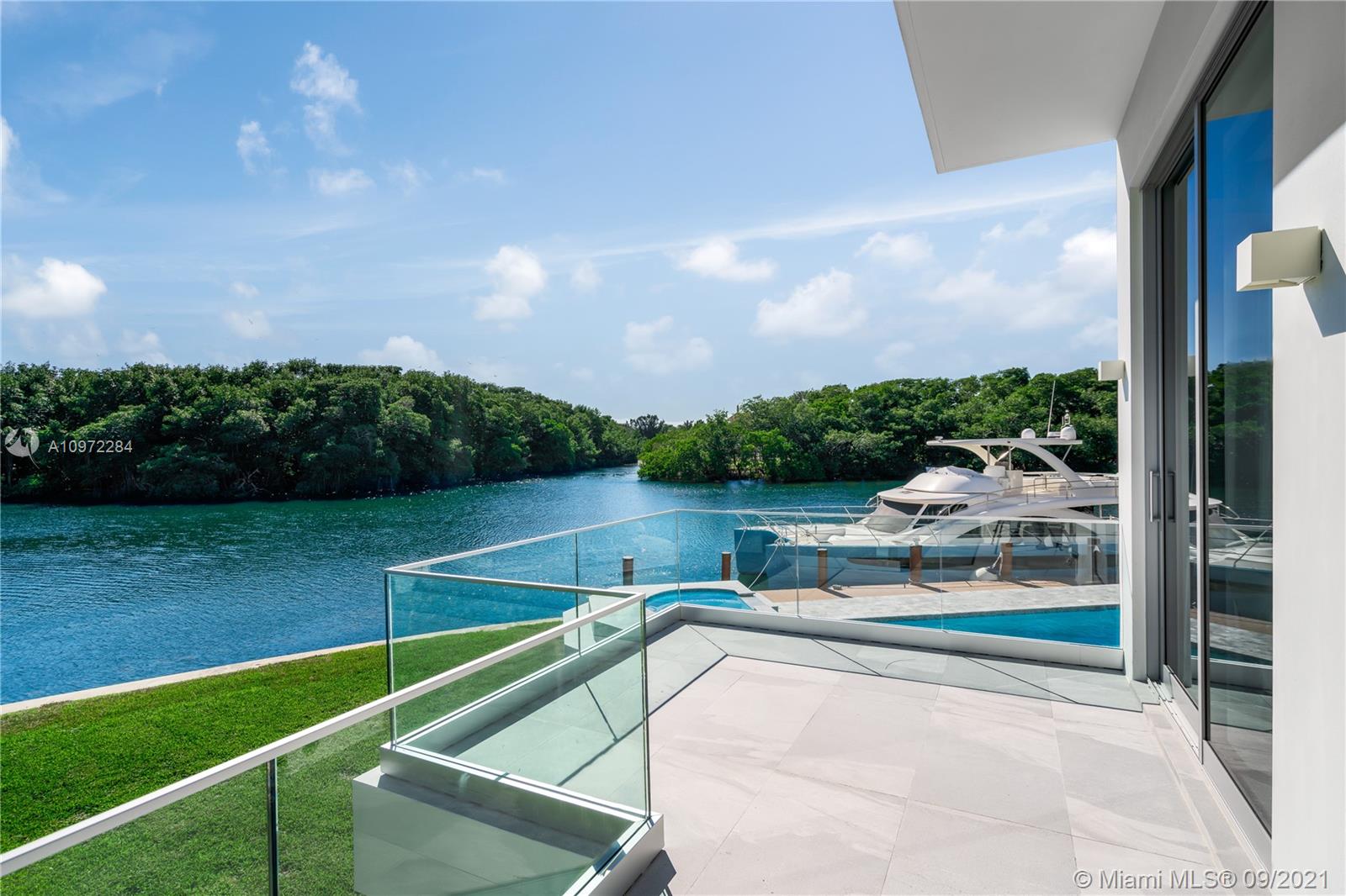 SUNRISE HARBOUR REV PL - Residential