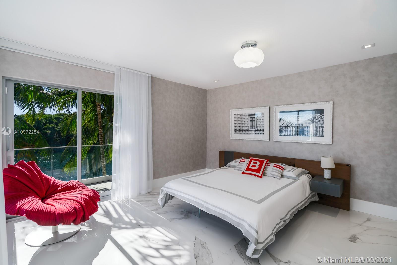 SUNRISE HARBOUR REV PL - Residential