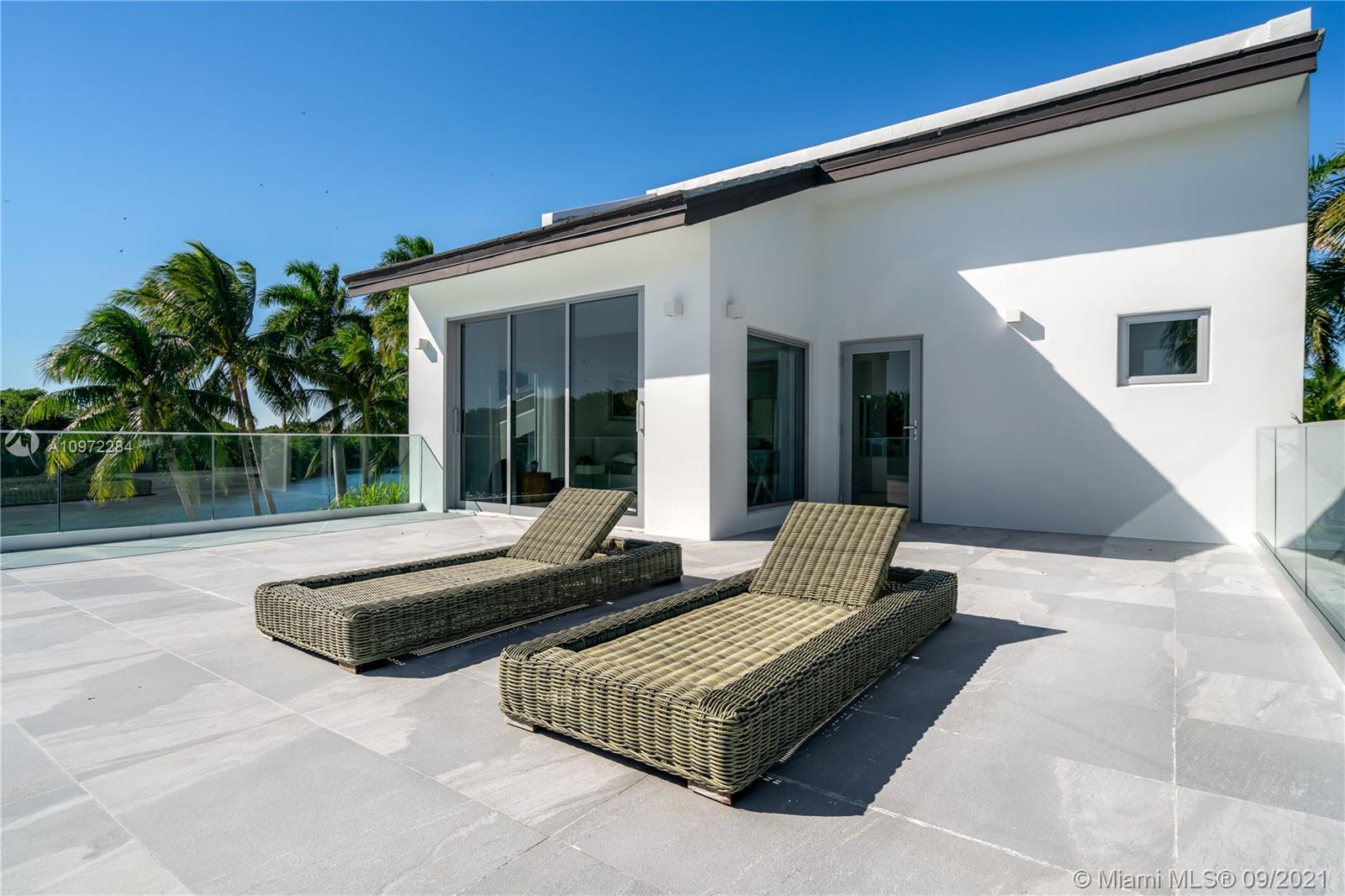 SUNRISE HARBOUR REV PL - Residential