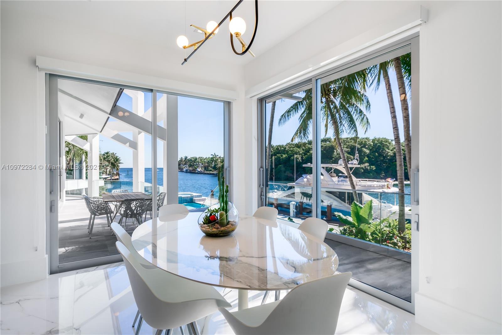 SUNRISE HARBOUR REV PL - Residential