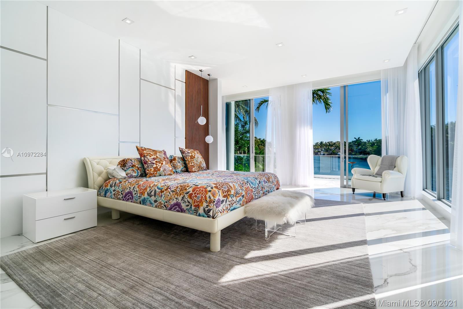 SUNRISE HARBOUR REV PL - Residential