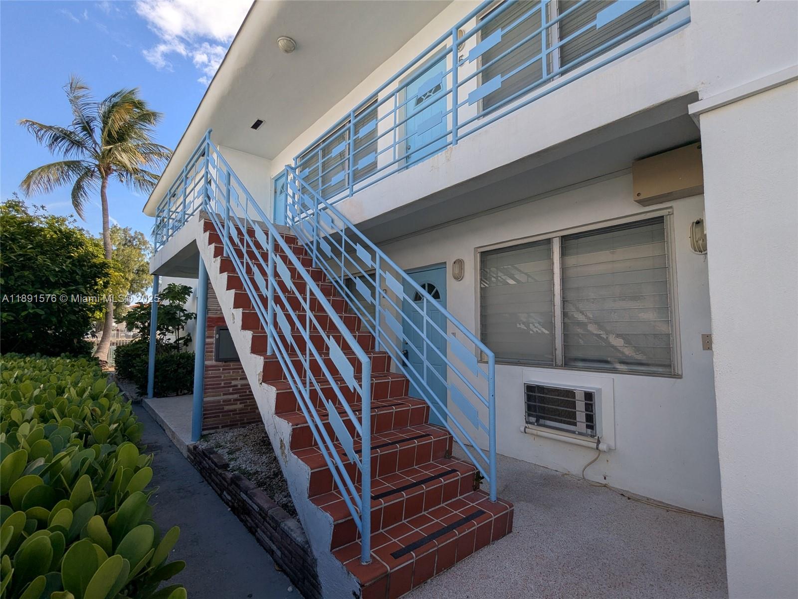 BISCAYNE BCH SUB - Residential Lease