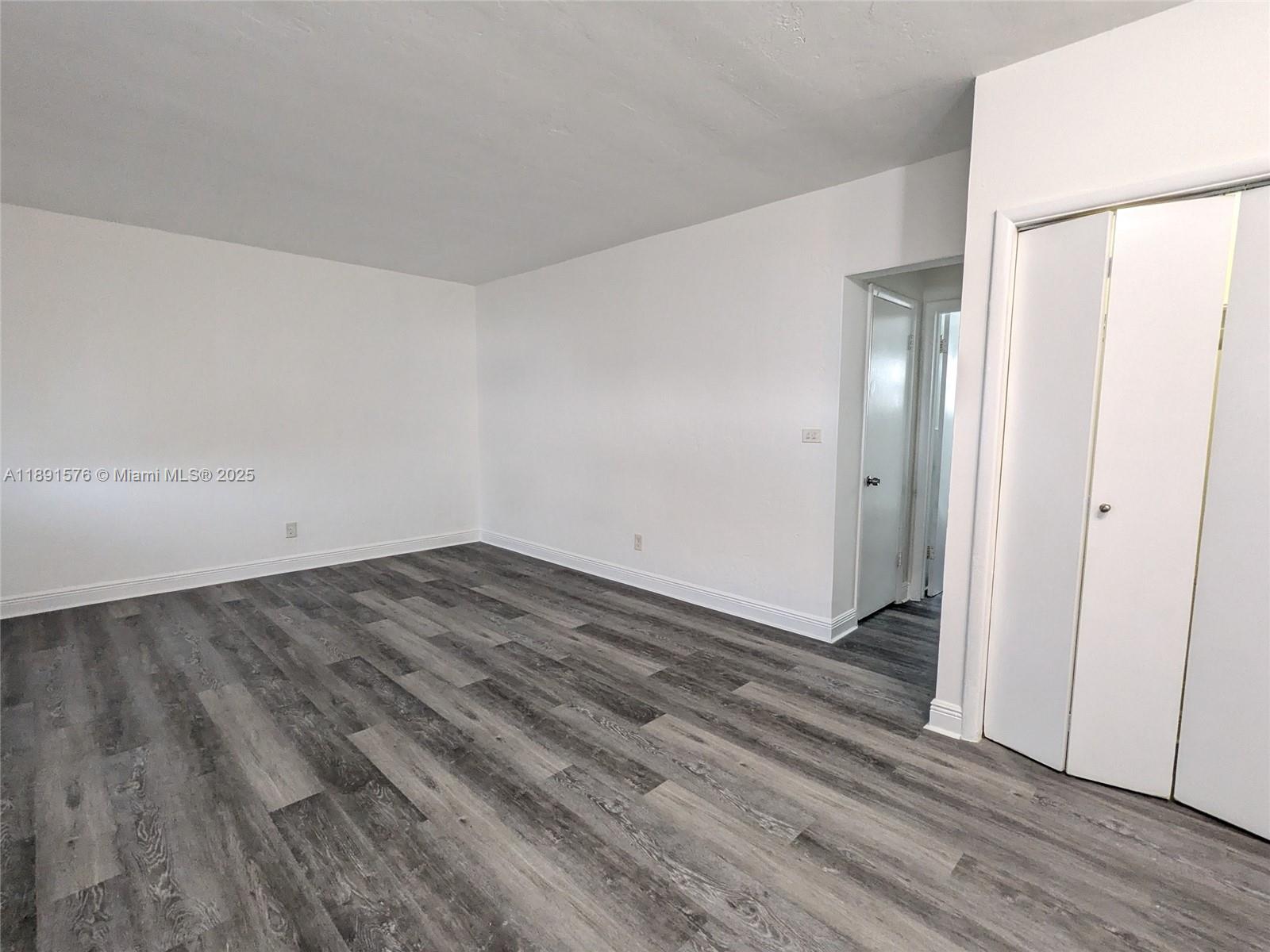 BISCAYNE BCH SUB - Residential Lease