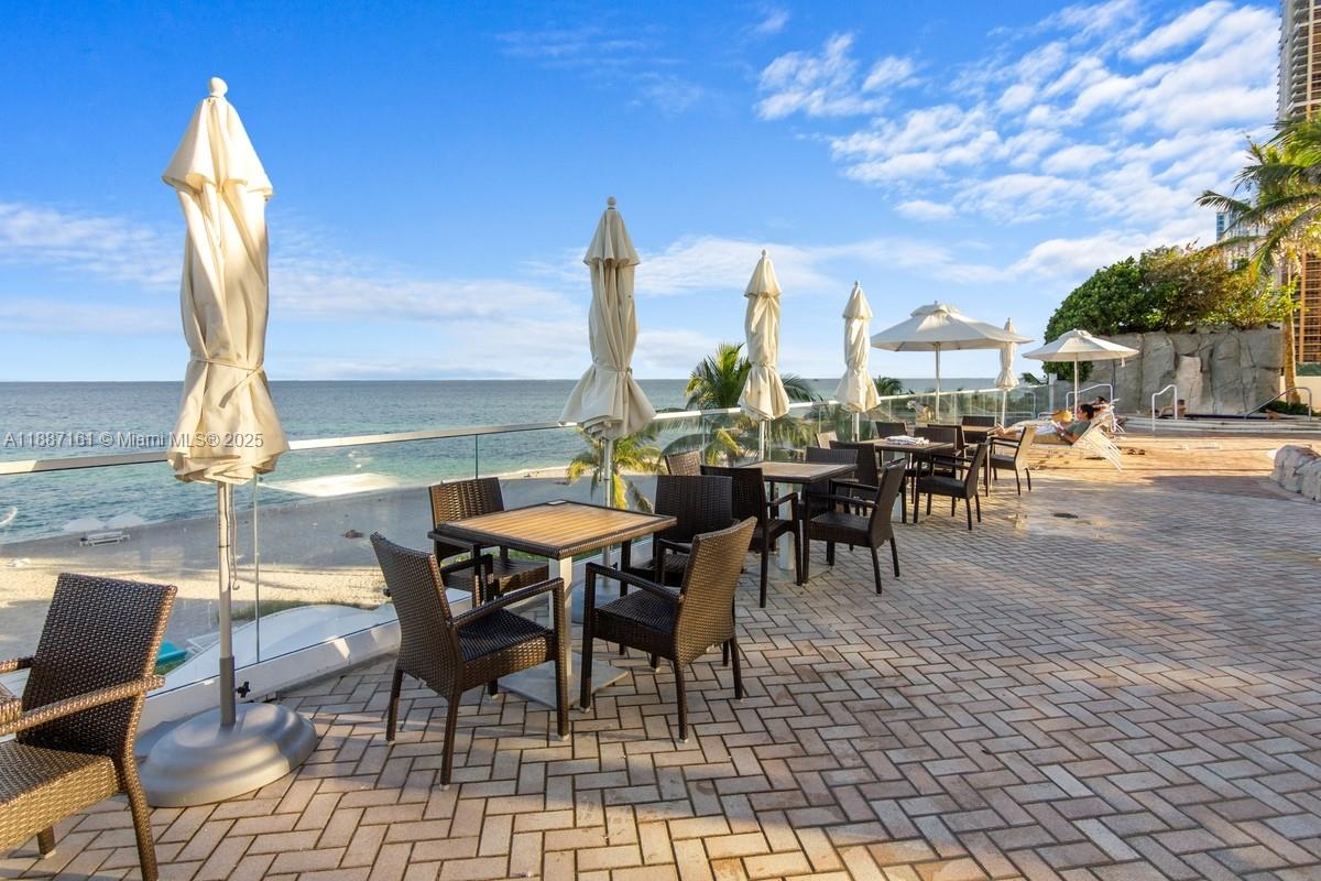 TRUMP INTERNATIONAL BEACH - Residential